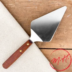 Pelle à tarte à manche en bois de charme