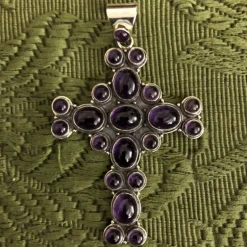 Pendentif croix améthystes sur argent
