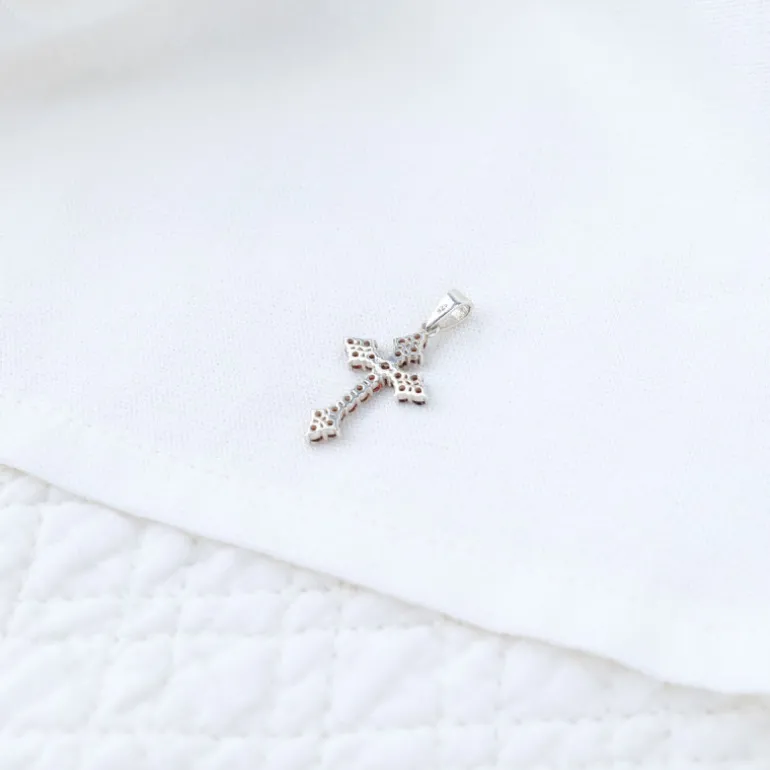 Pendentif croix Arlésienne en argent et grenats