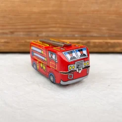 Petit camion de pompiers mécanique