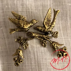 Pins Branche Oiseaux