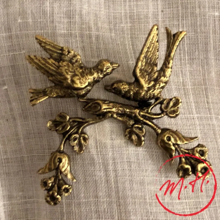 Pins Branche Oiseaux