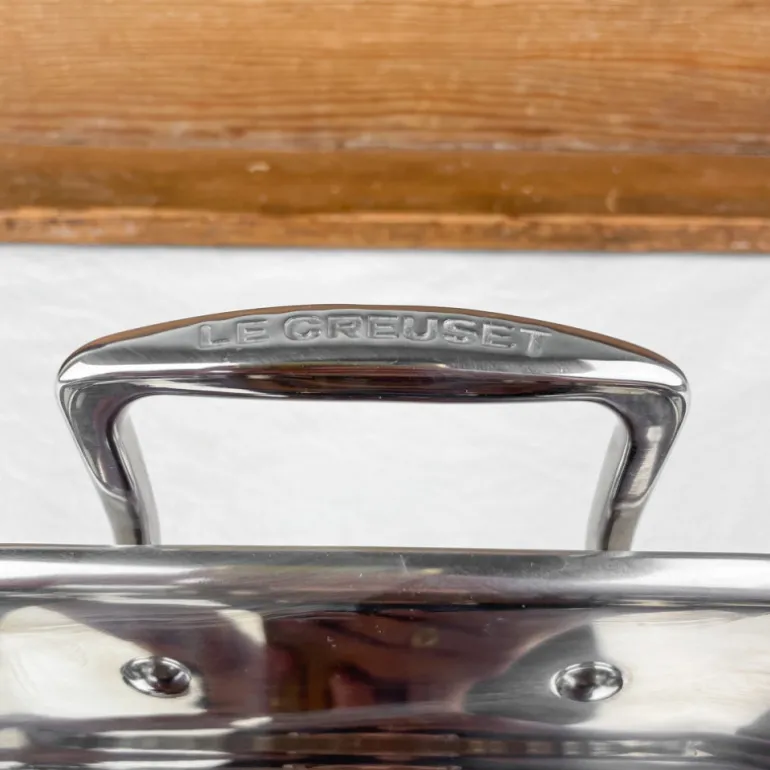 Plat à rôtir carré en inox Le Creuset
