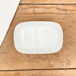 Porte-savon strié en porcelaine