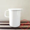 Pot mesureur émail blanc