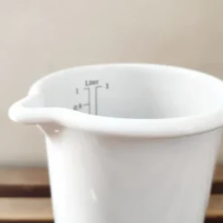 Pot mesureur émail blanc