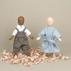 Poupées articulées en bois