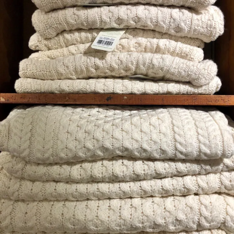 Pull Irlandais en laine tricoté écru