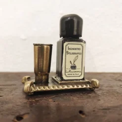 Repose-plume et son encre