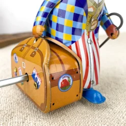 Singe avec valise