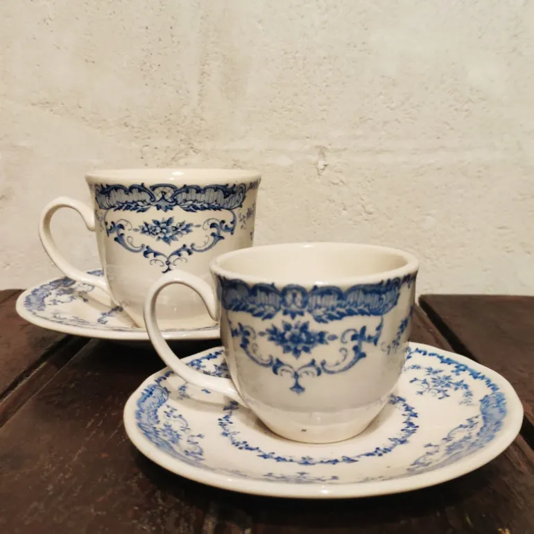Tasse et soucoupe décor floral
