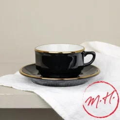 Tasse et soucoupe noire filet or