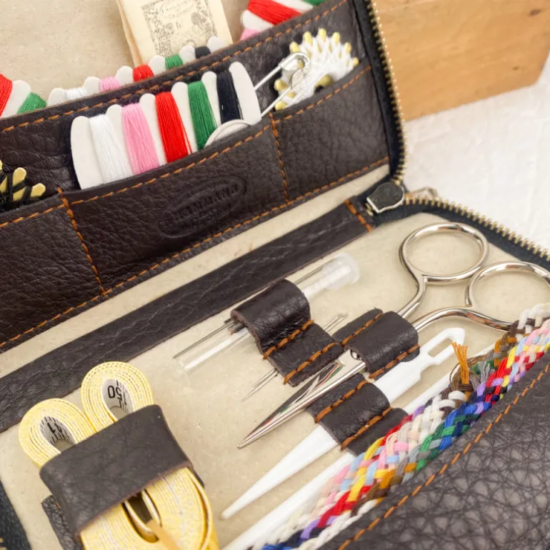 Trousse de couture de voyage en cuir