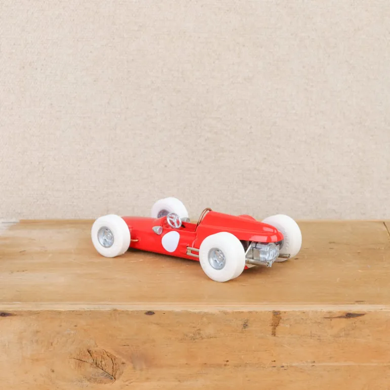 Voiture de course en métal rouge